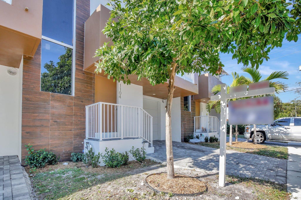 Photo of 1108 S 20TH Avenue #1108, Hollywood, FL 33020 (MLS # B26082905)