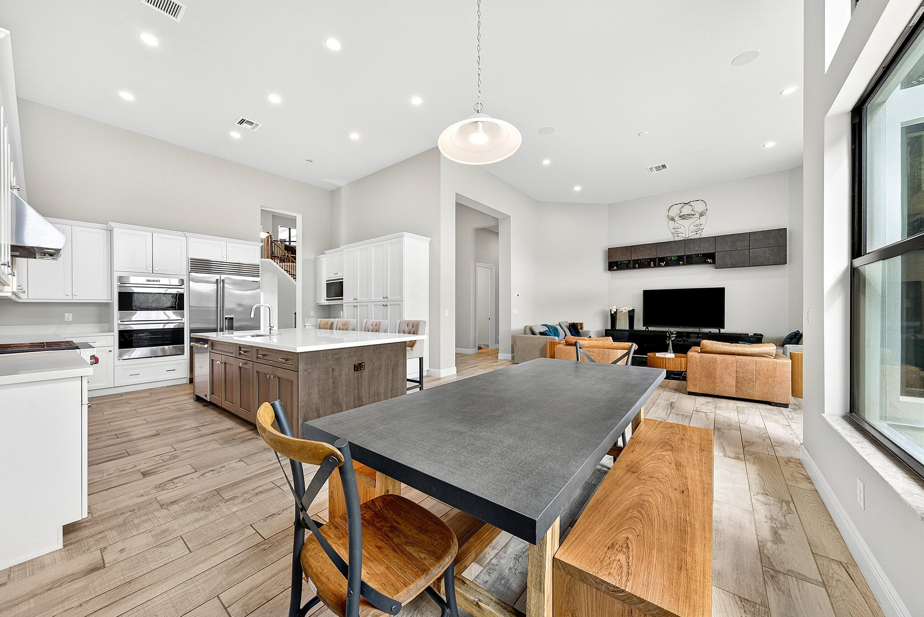 ROYAL PALM POLO PLAT - Residential Lease