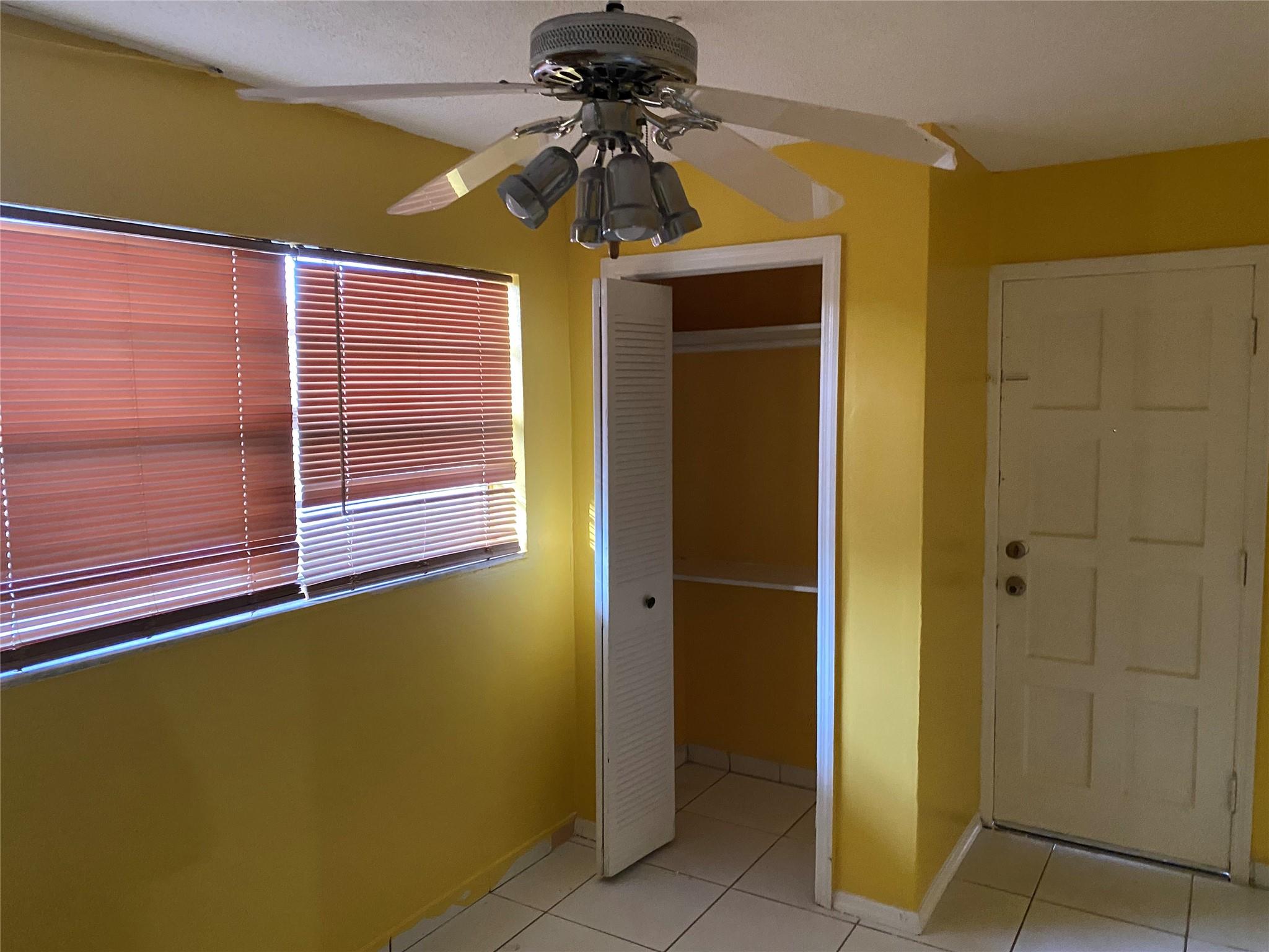 Lakeside Manor North Cond - Residential Lease