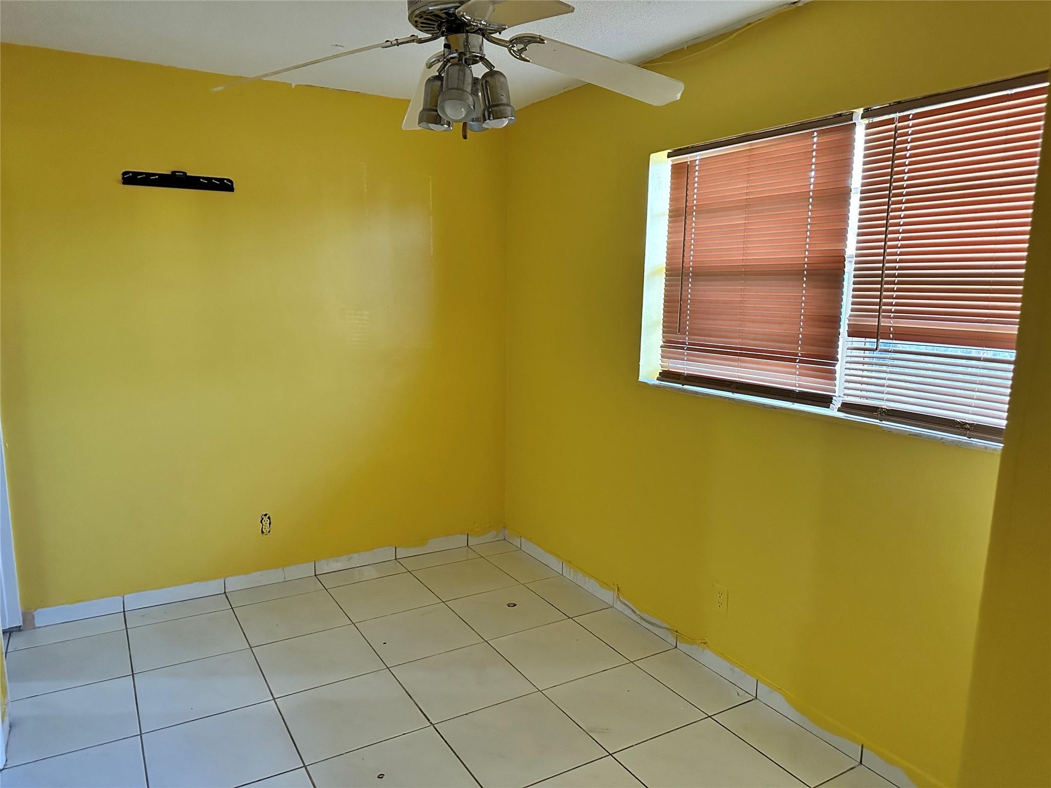Lakeside Manor North Cond - Residential Lease