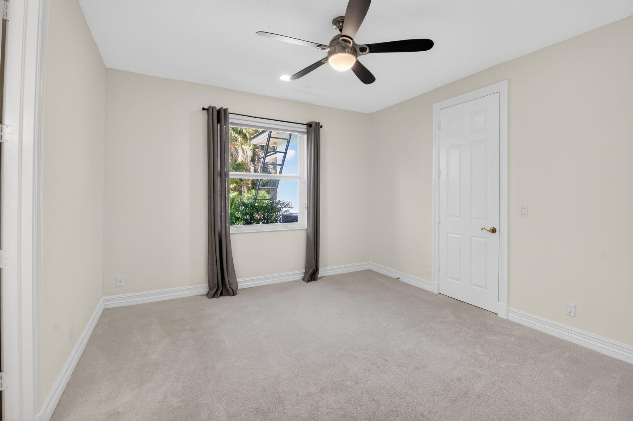 FOXE CHASE - Residential