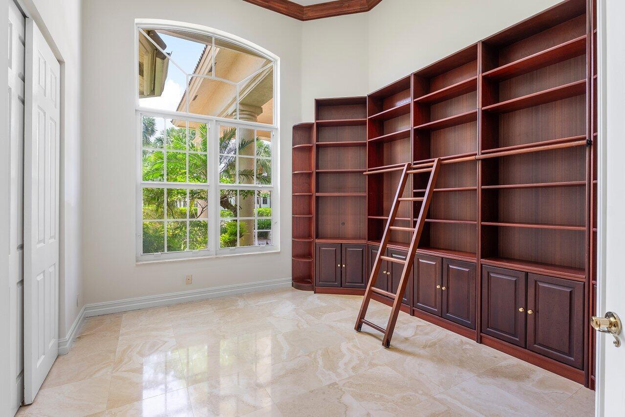 FOXE CHASE - Residential