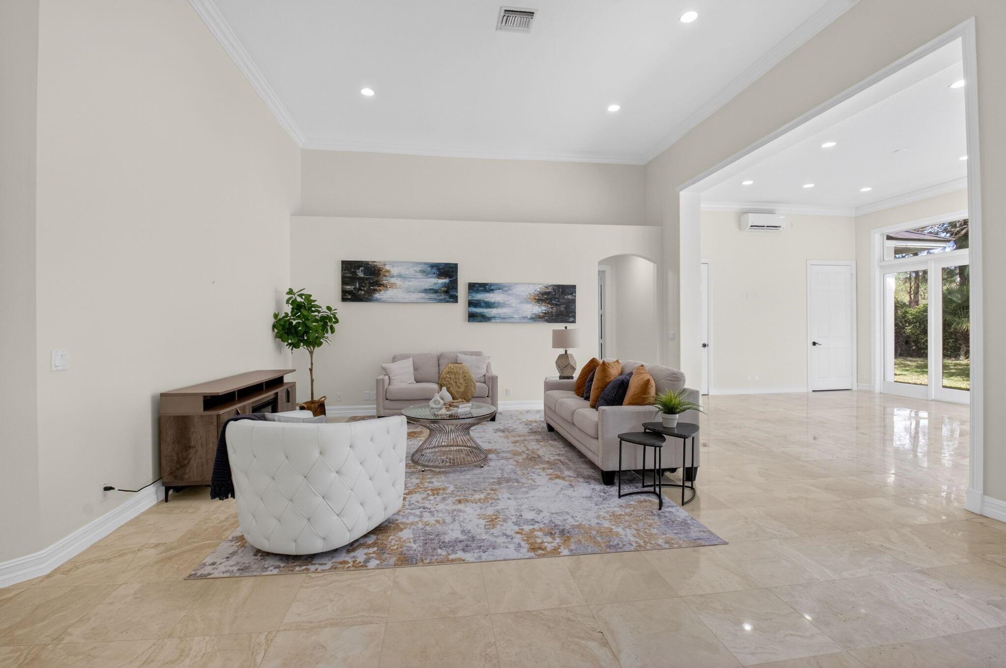 FOXE CHASE - Residential