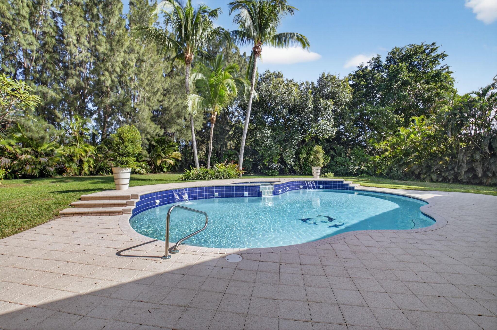 FOXE CHASE - Residential