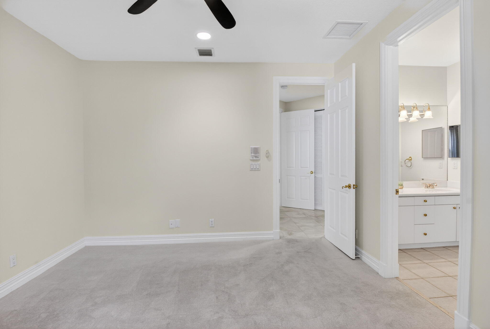 FOXE CHASE - Residential