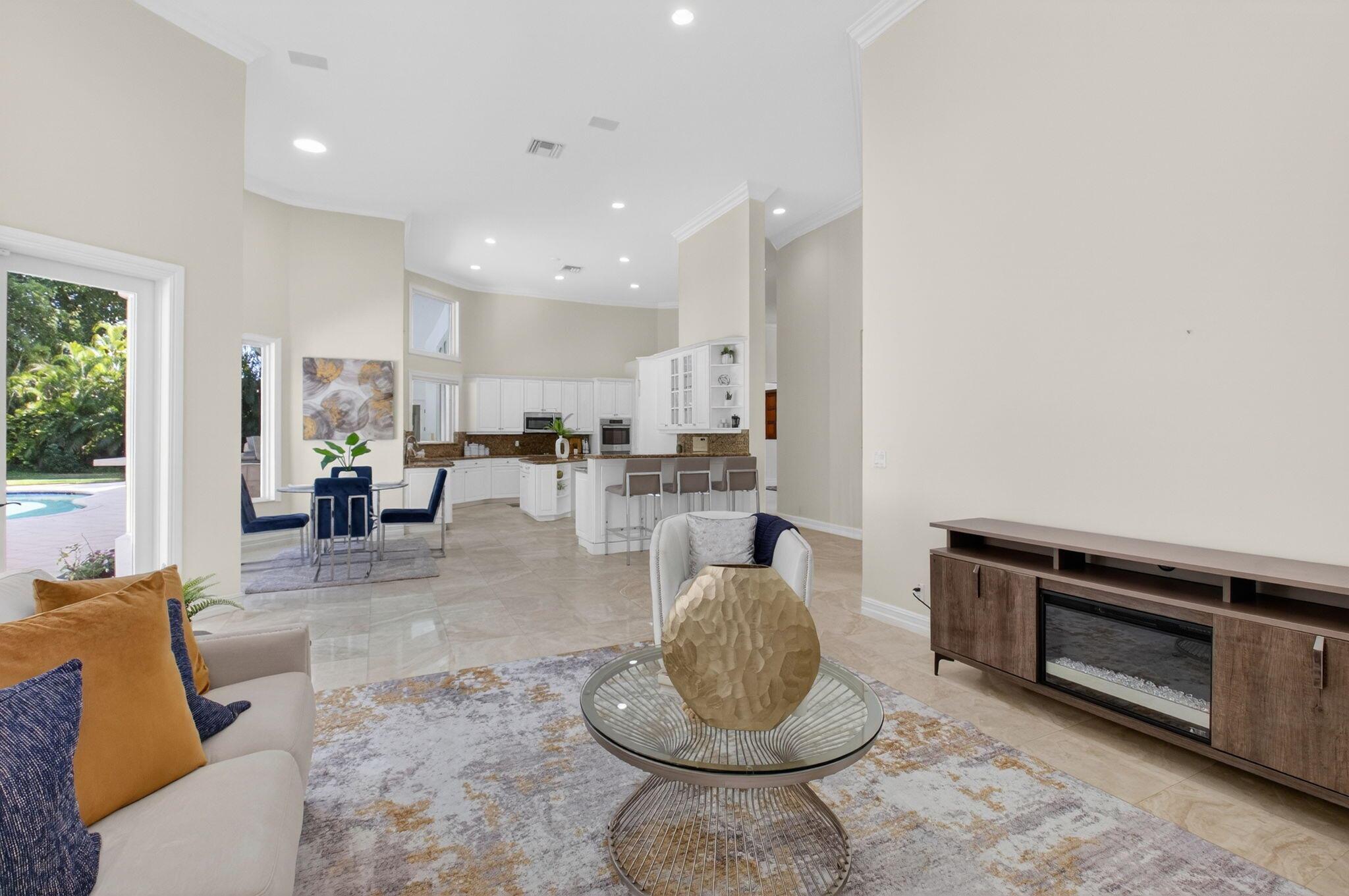 FOXE CHASE - Residential