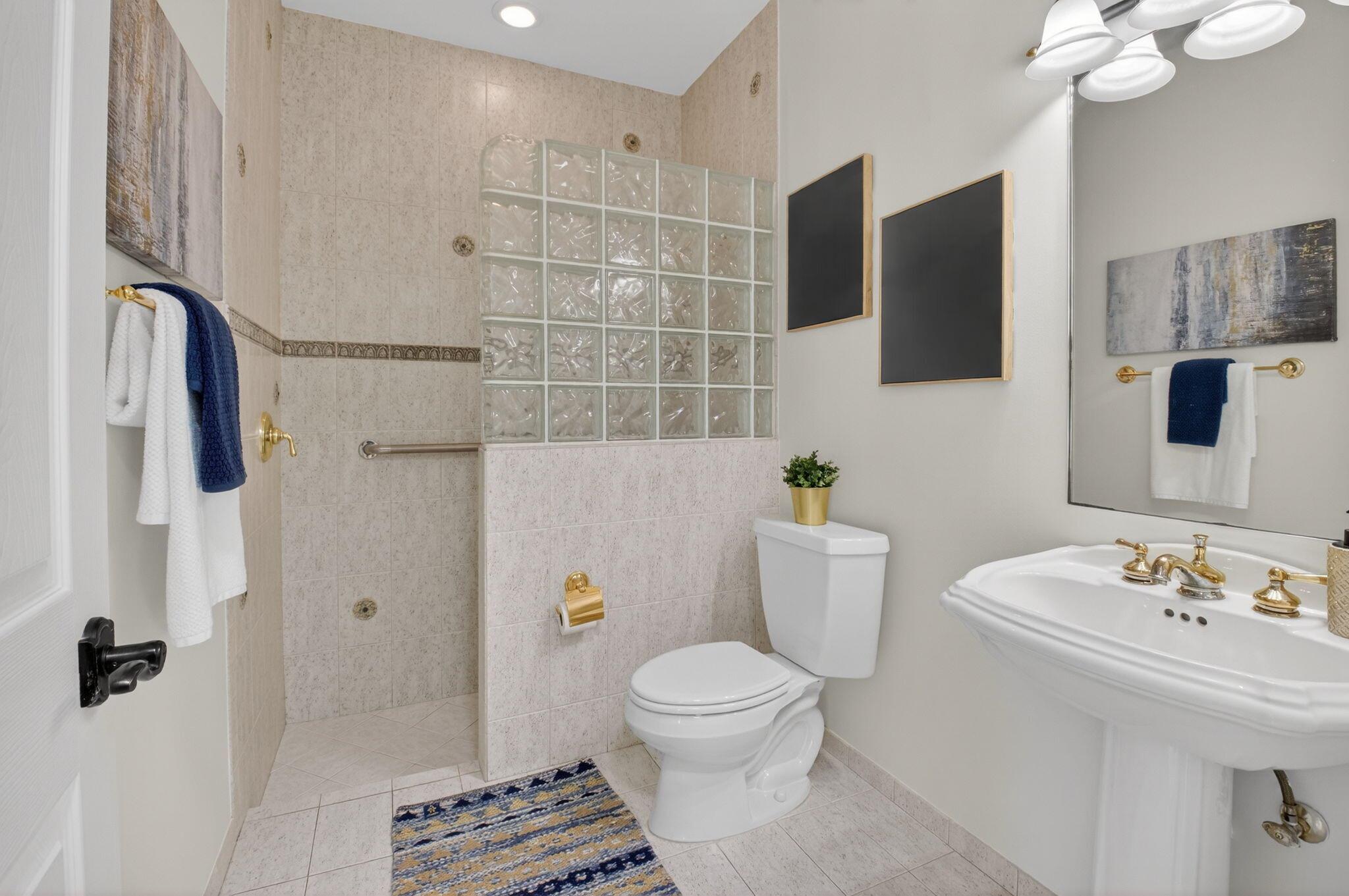 FOXE CHASE - Residential