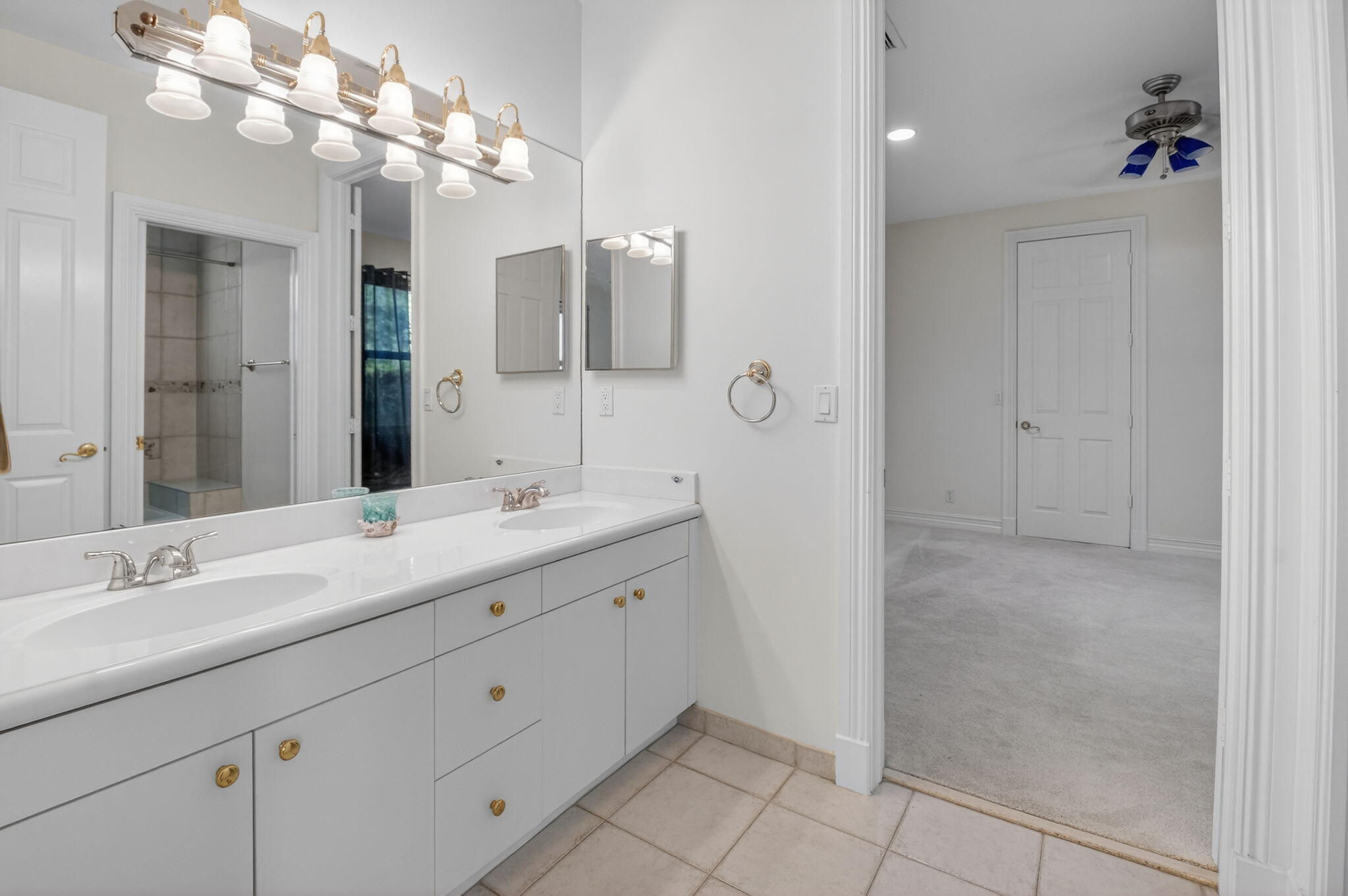 FOXE CHASE - Residential