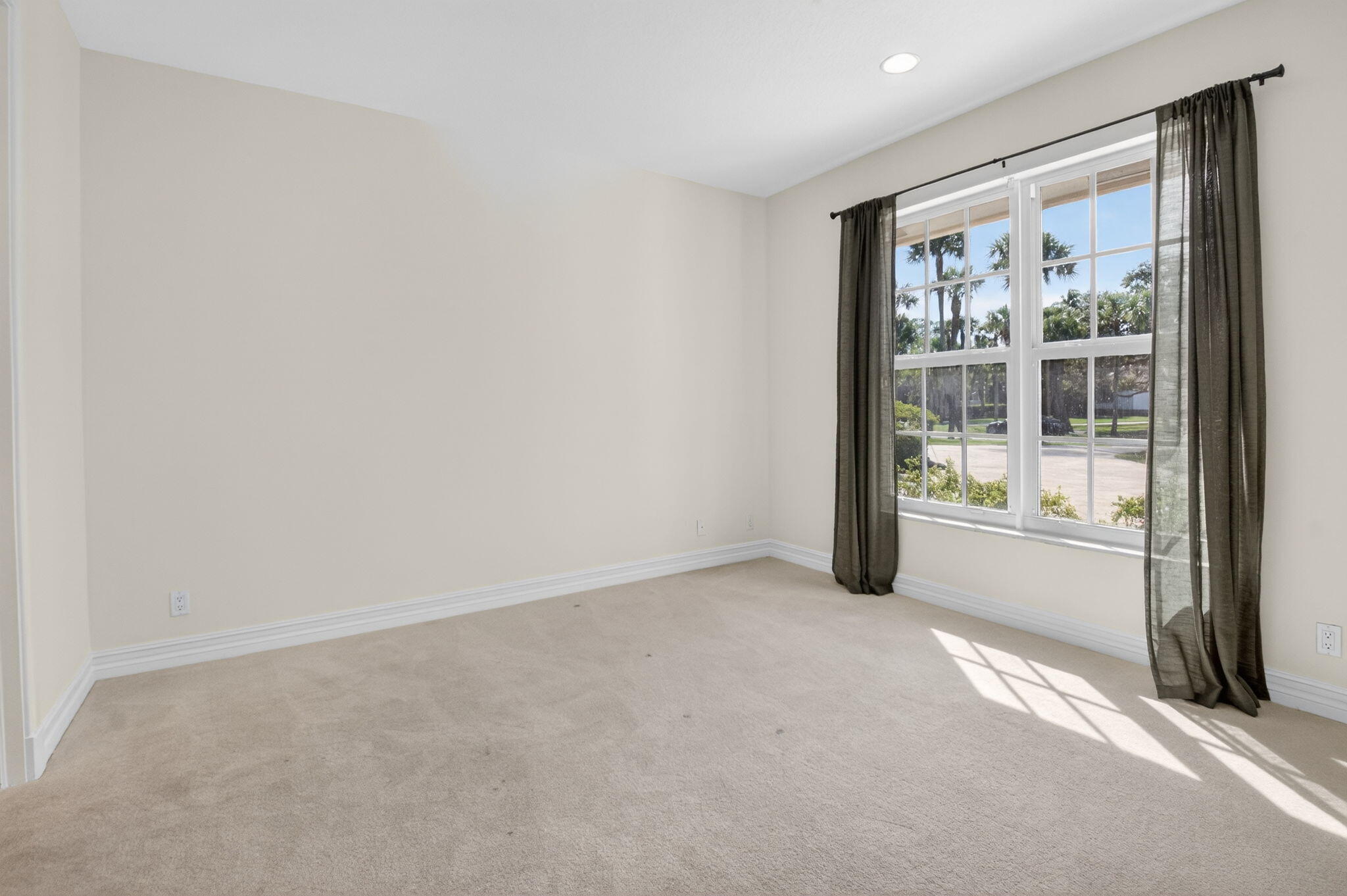 FOXE CHASE - Residential