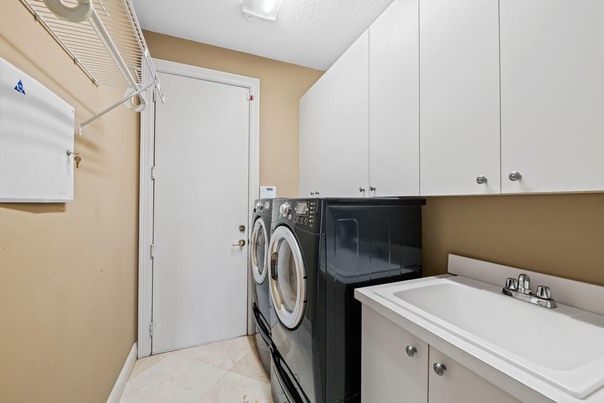 SATURNIA ISLES - Residential