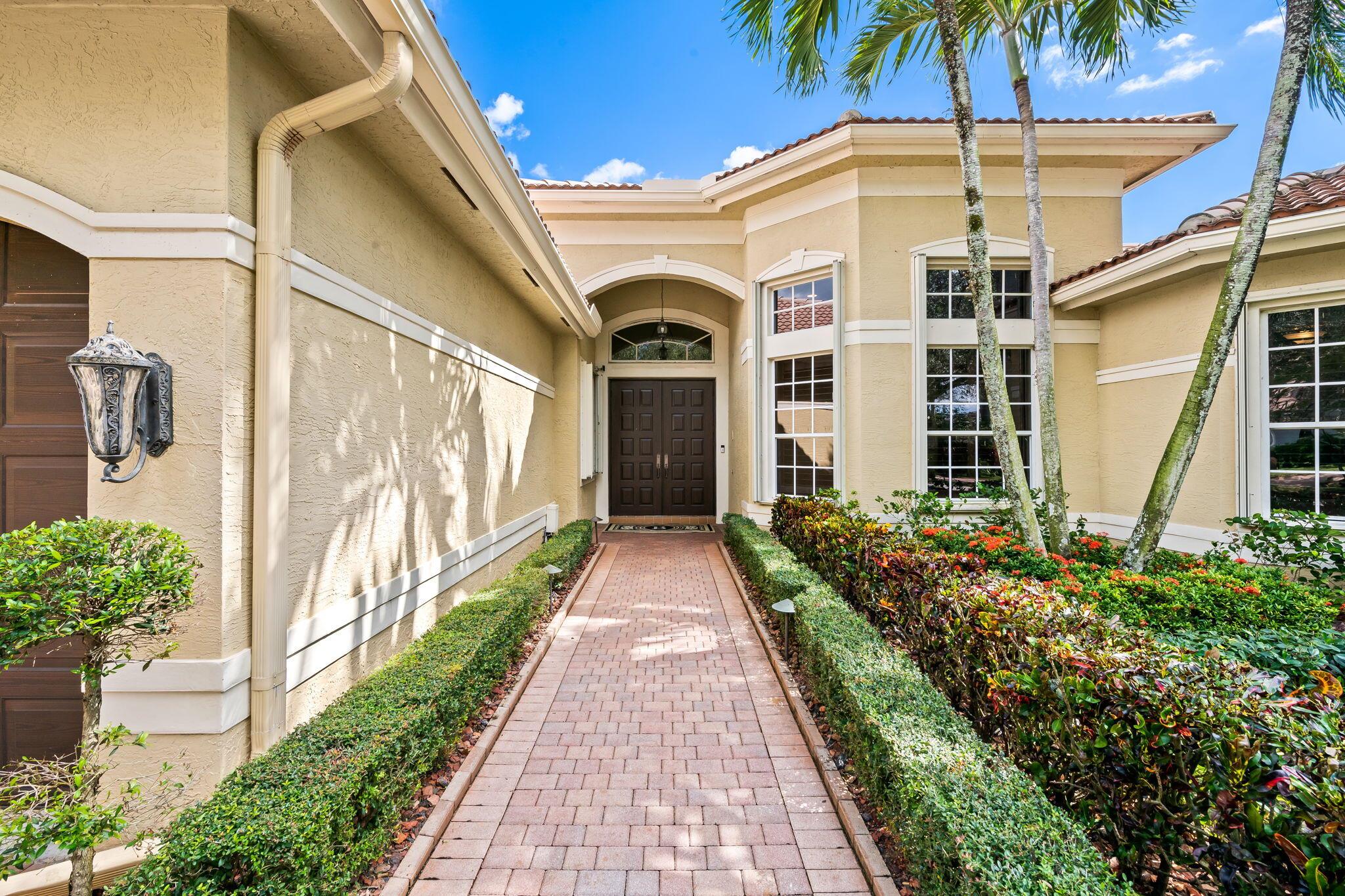 SATURNIA ISLES - Residential