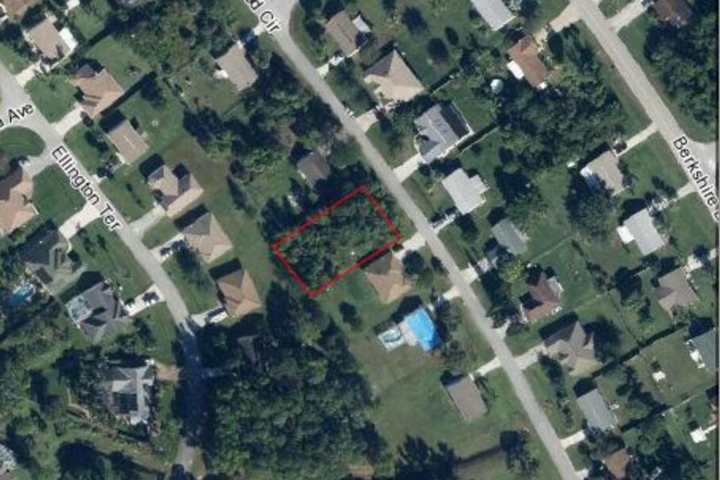 Photo of 2062 SE Heathwood Circle Cir, Port St Lucie, FL 34952 (MLS # R10806559)