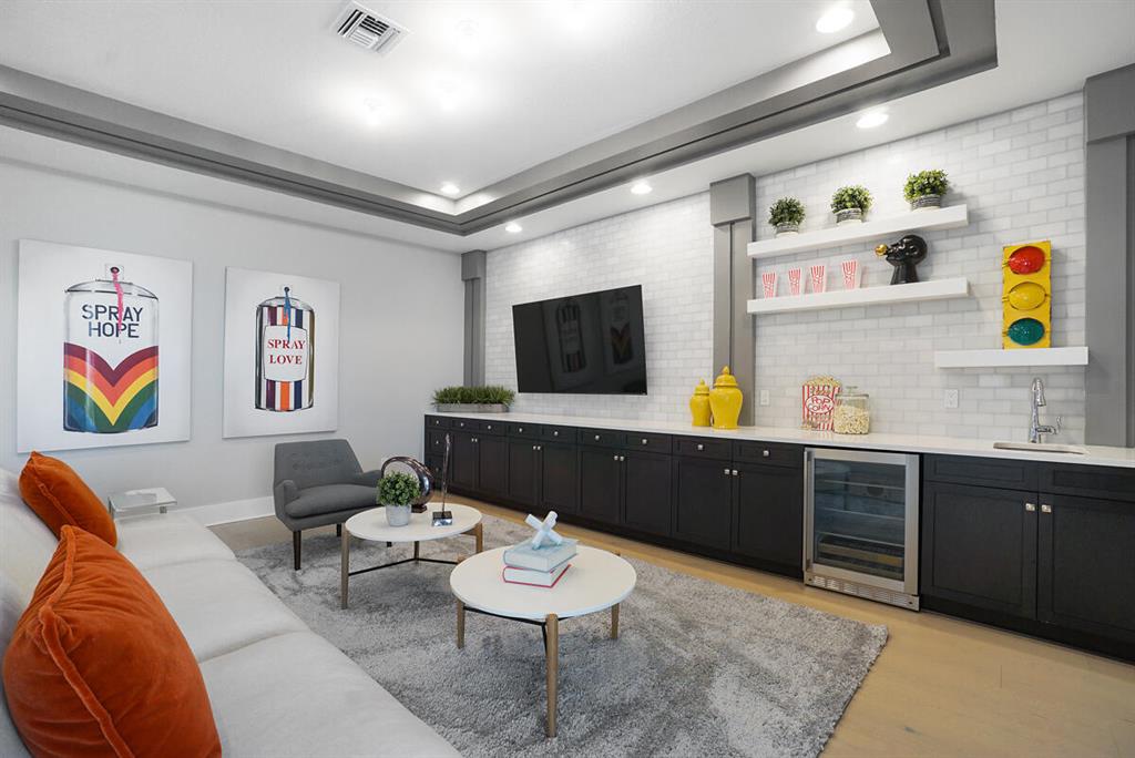 ALTON NEIGHBORHOOD - Residential