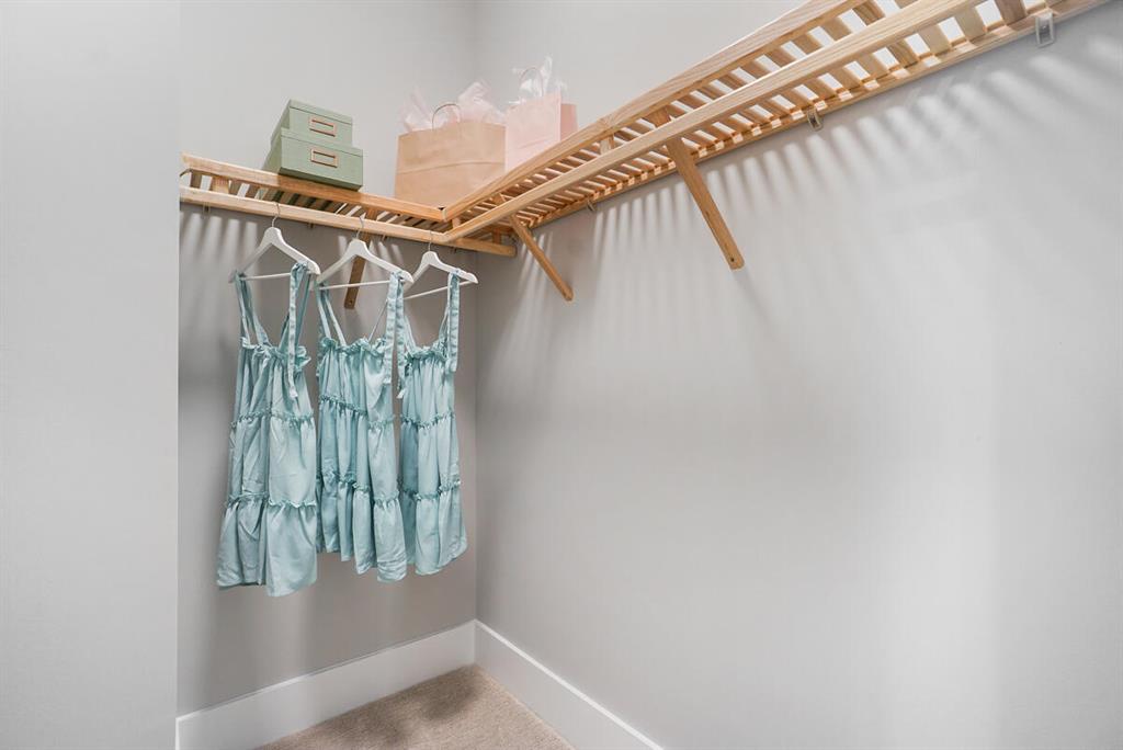 ALTON NEIGHBORHOOD - Residential