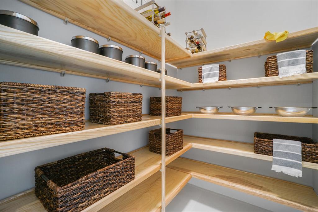 ALTON NEIGHBORHOOD - Residential