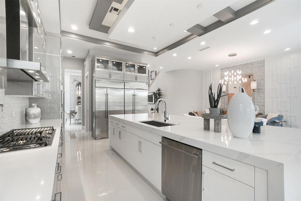 ALTON NEIGHBORHOOD - Residential