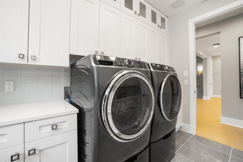 ALTON NEIGHBORHOOD - Residential