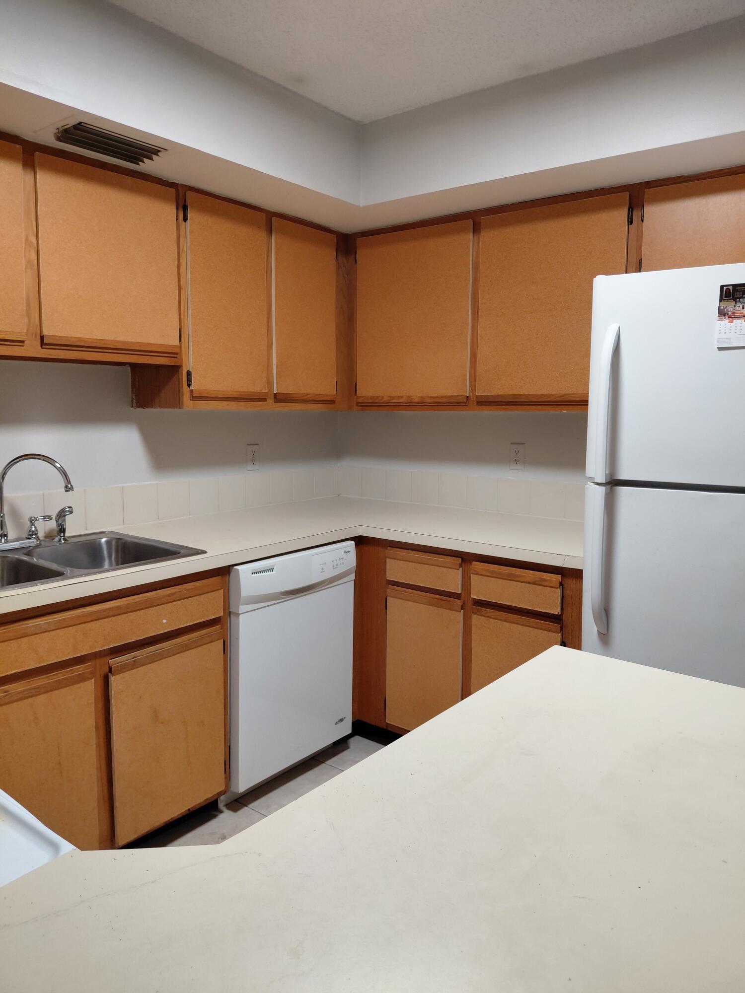 PINE HOLLOW CONDO - Residential Lease