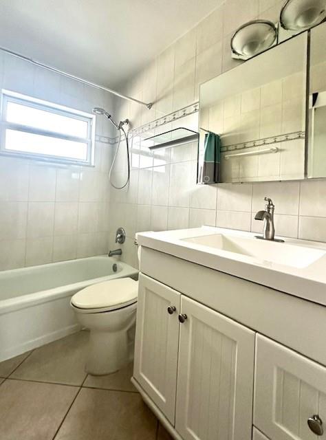 FAIRWAYS ROYALE CONDO - Residential