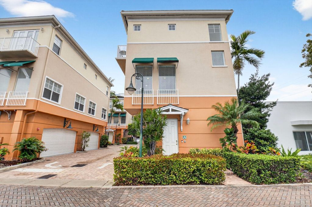 Photo of 180 NE 6th Avenue, Delray Beach, FL 33483 (MLS # B26004110)