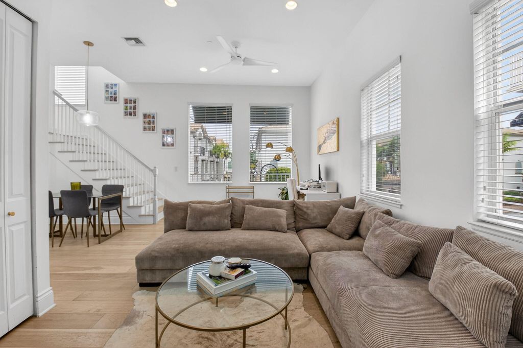 Photo of 180 NE 6th Avenue, Delray Beach, FL 33483 (MLS # B26004110)