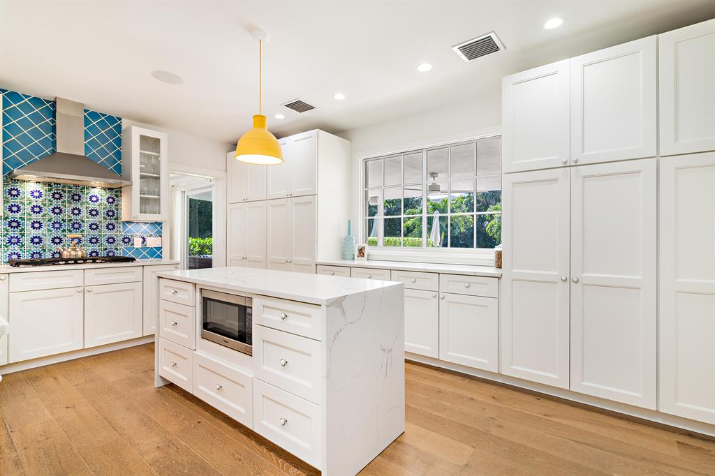 ESSEX LANE IN - Residential