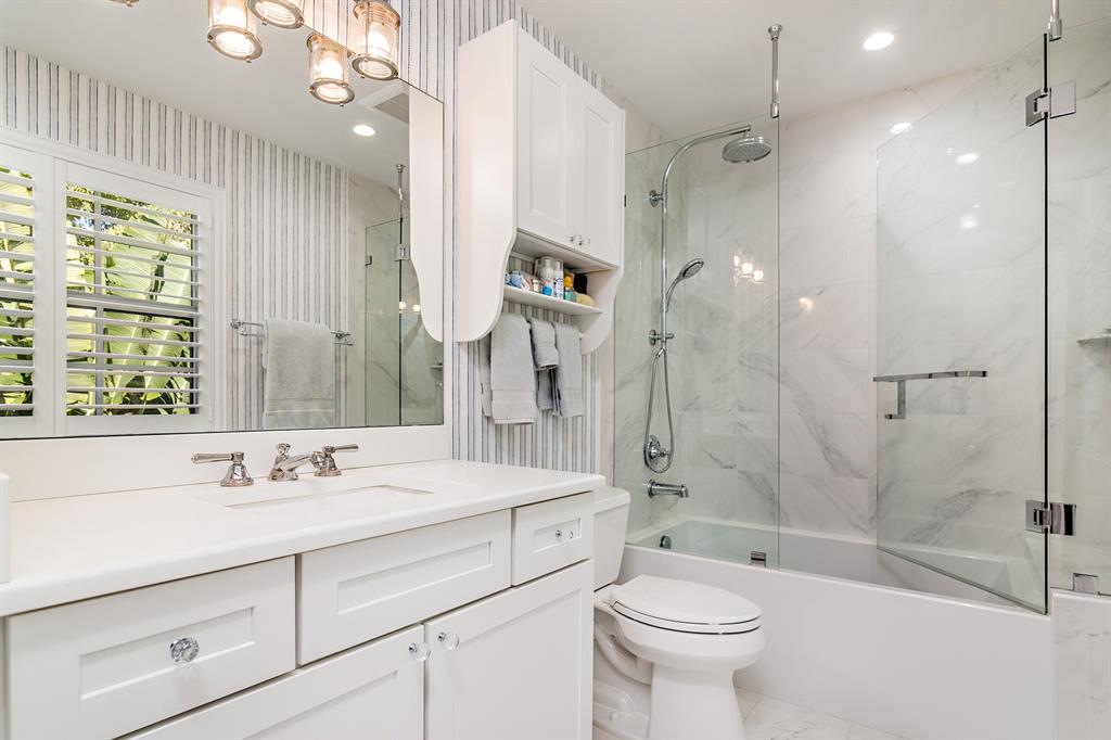 ESSEX LANE IN - Residential