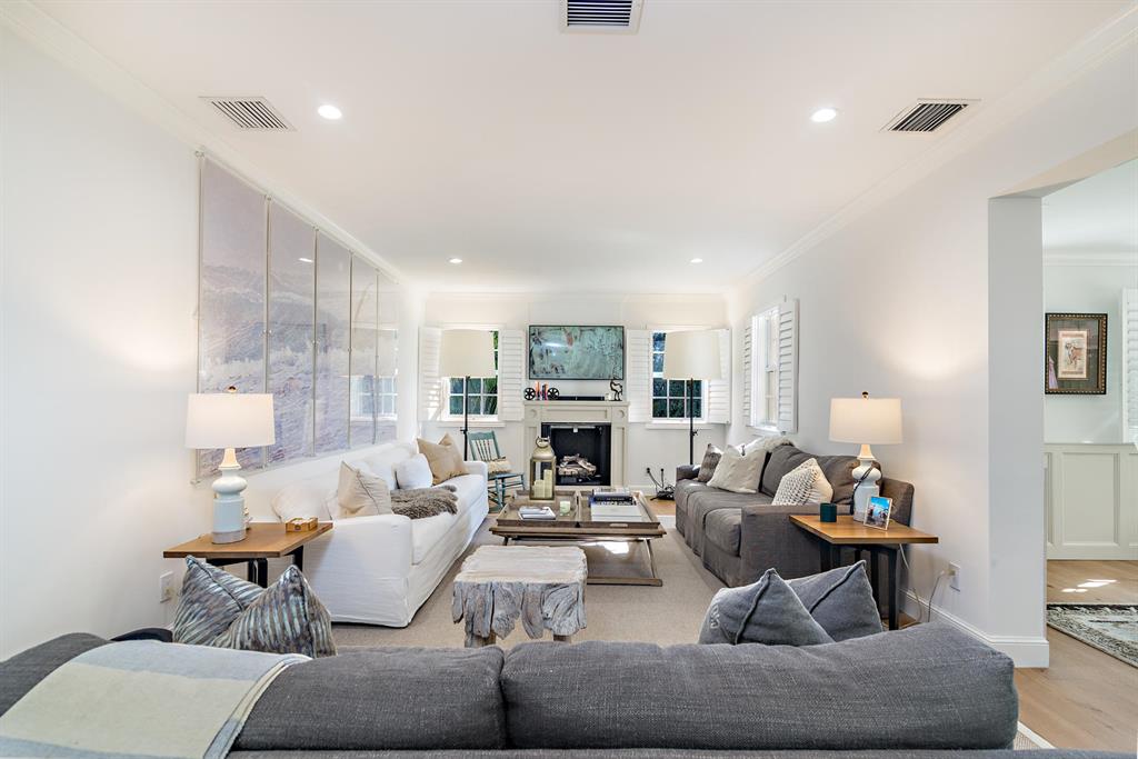 ESSEX LANE IN - Residential