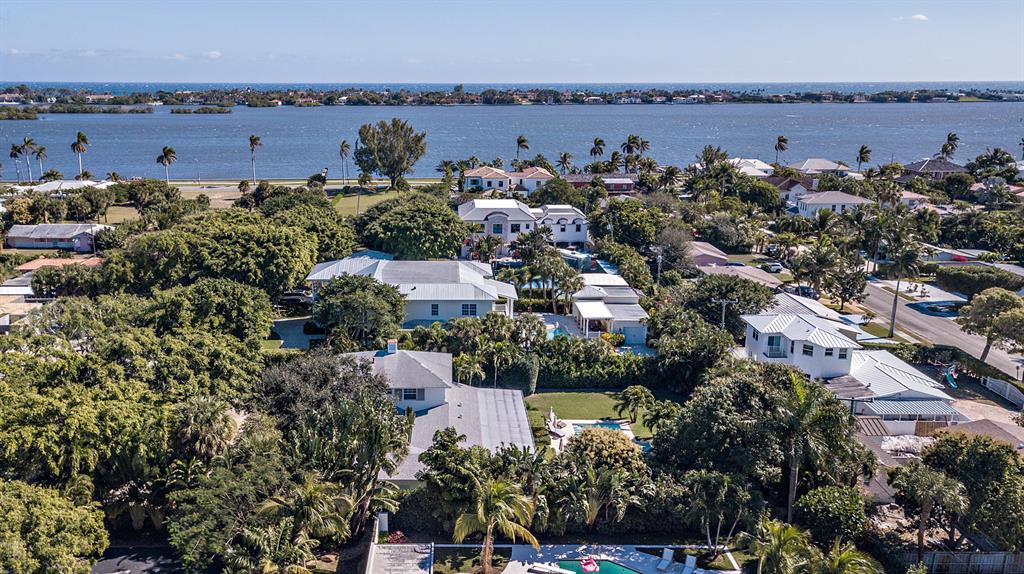 ESSEX LANE IN - Residential