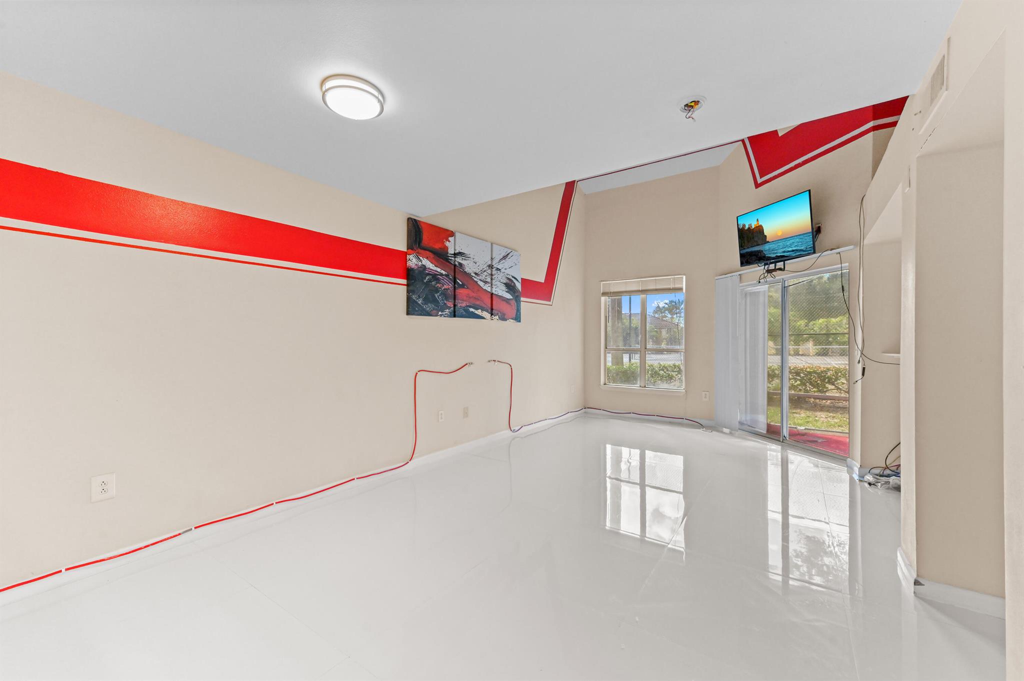 PALM LAKE - Residential