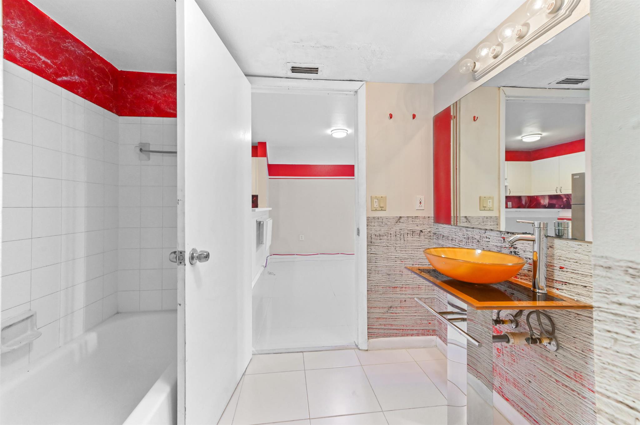 PALM LAKE - Residential