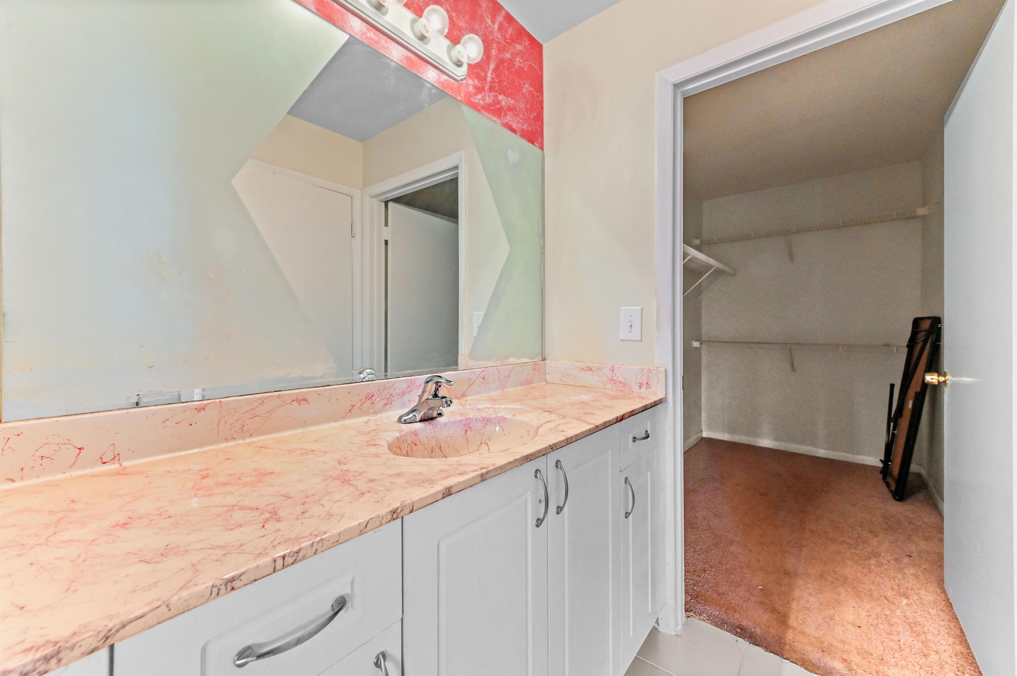 PALM LAKE - Residential