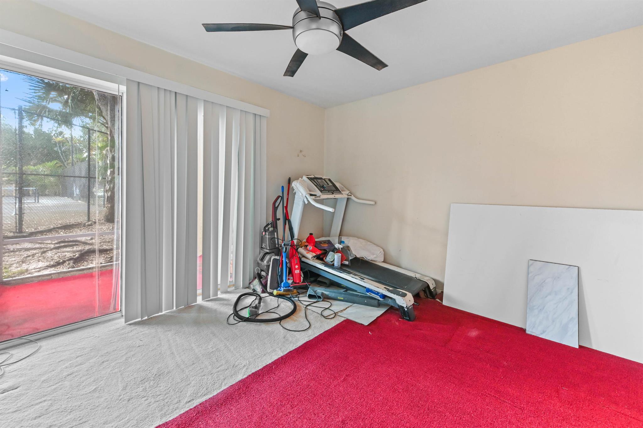 PALM LAKE - Residential