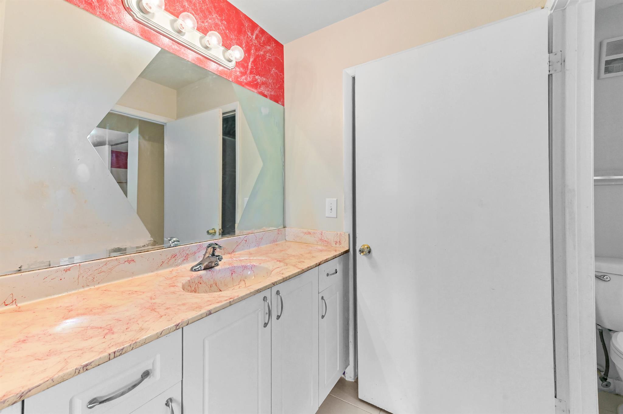 PALM LAKE - Residential