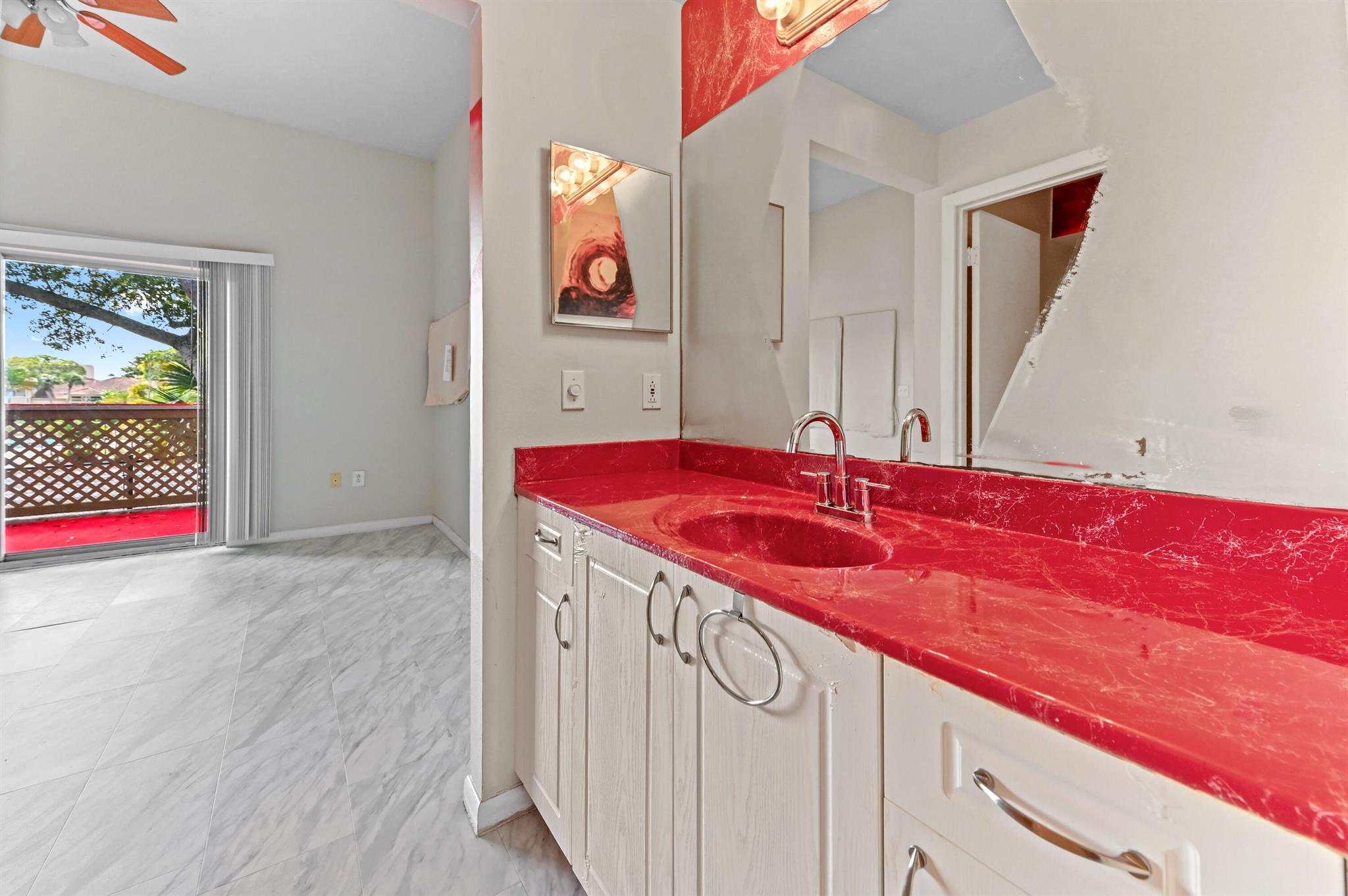 PALM LAKE - Residential