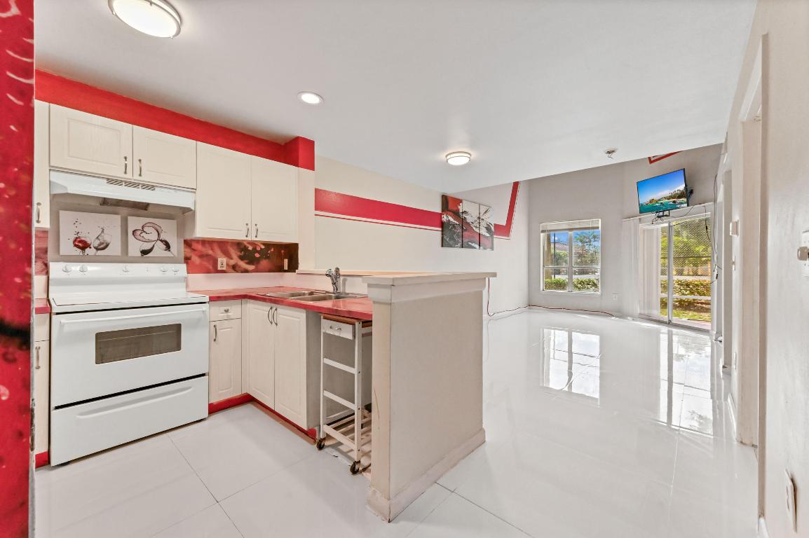 4791 Via Palm Lakes 1706