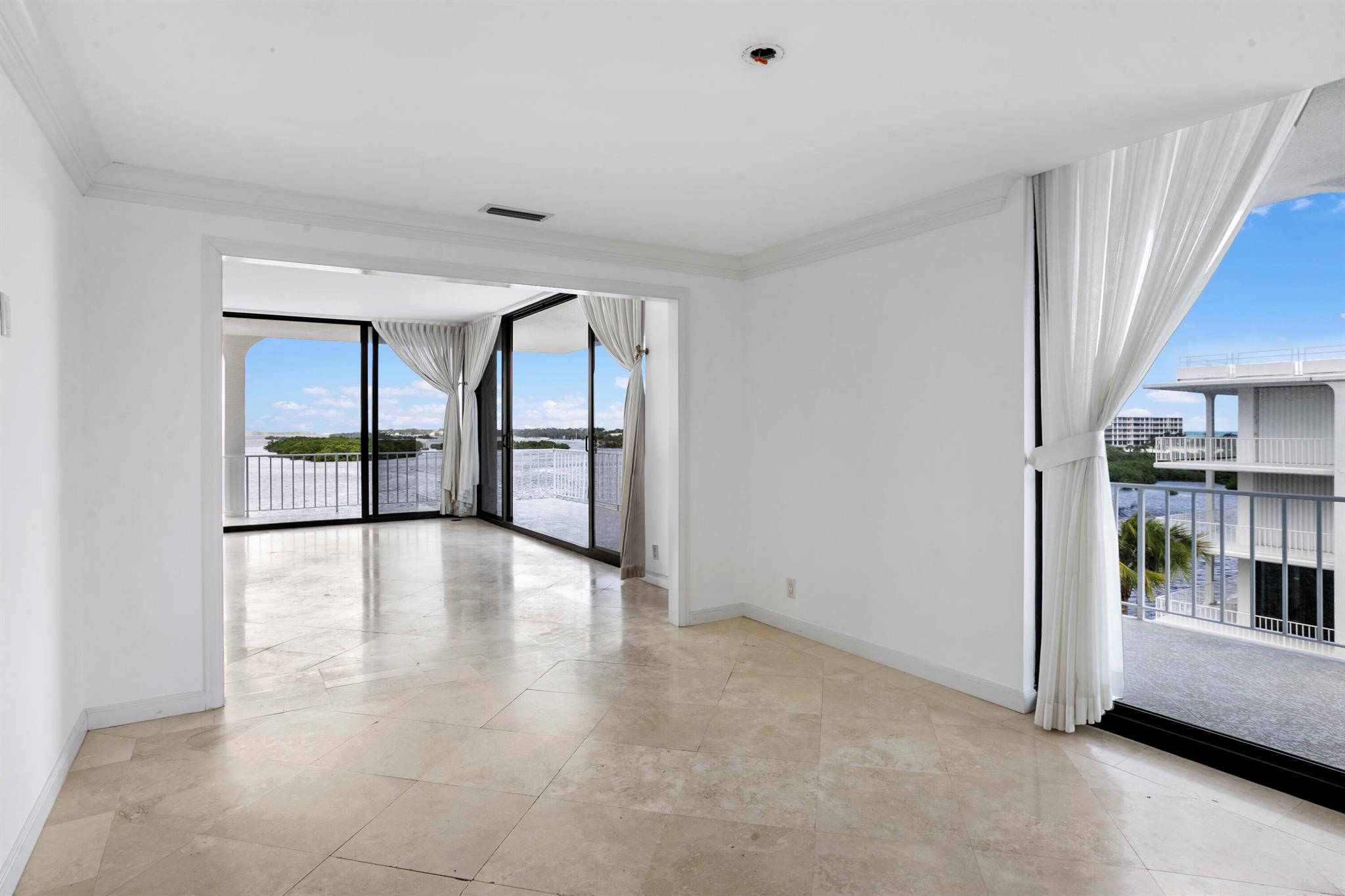 TOWER VALLANDRY IBIS ISLE - Residential