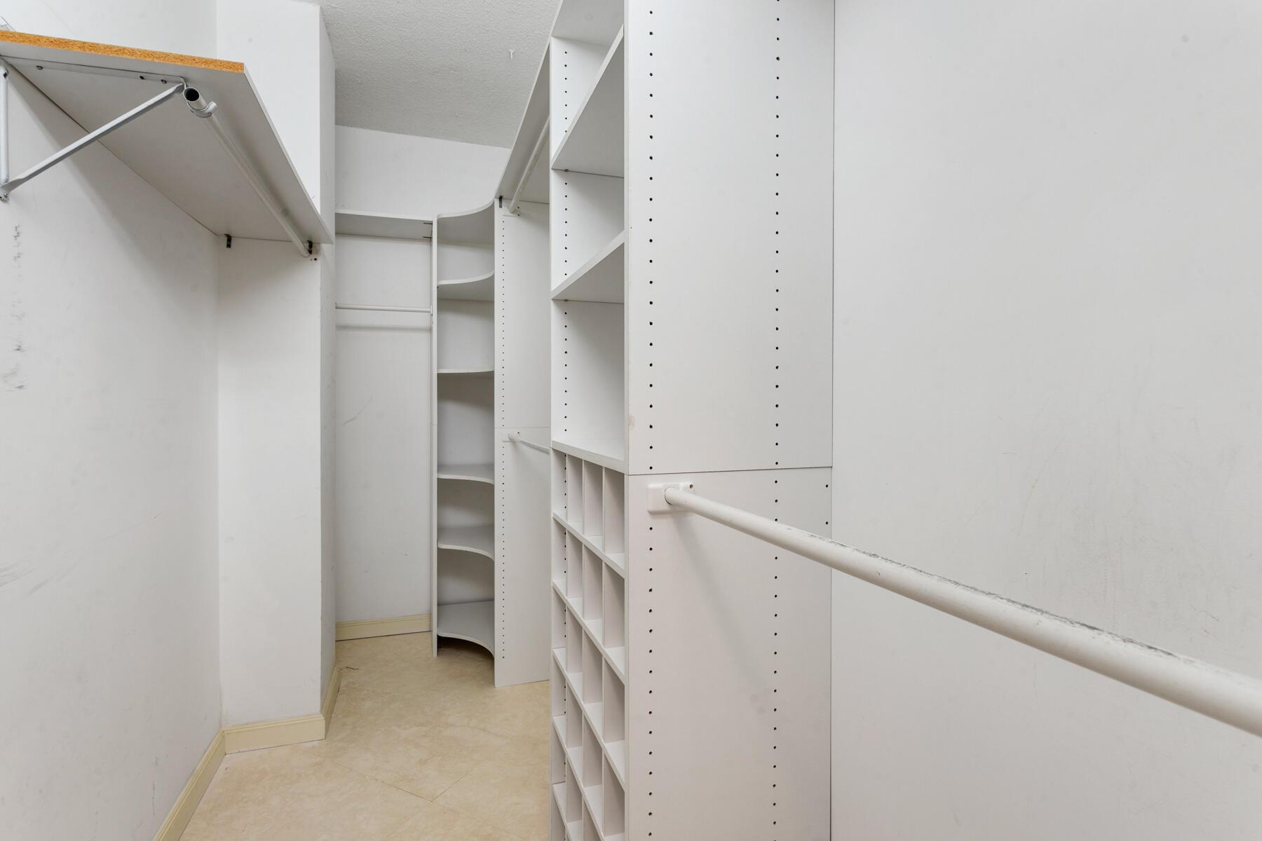 TOWER VALLANDRY IBIS ISLE - Residential