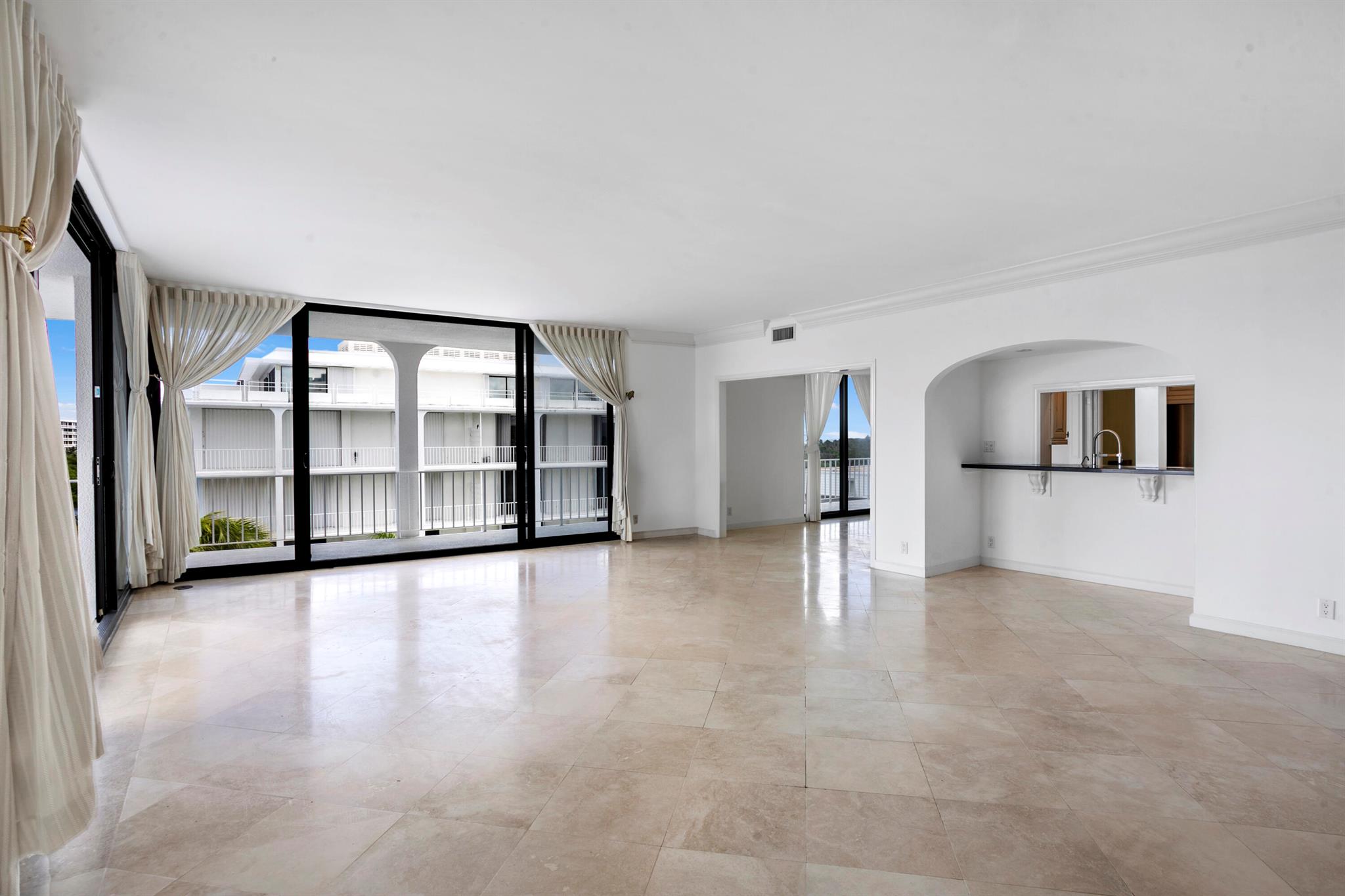 TOWER VALLANDRY IBIS ISLE - Residential