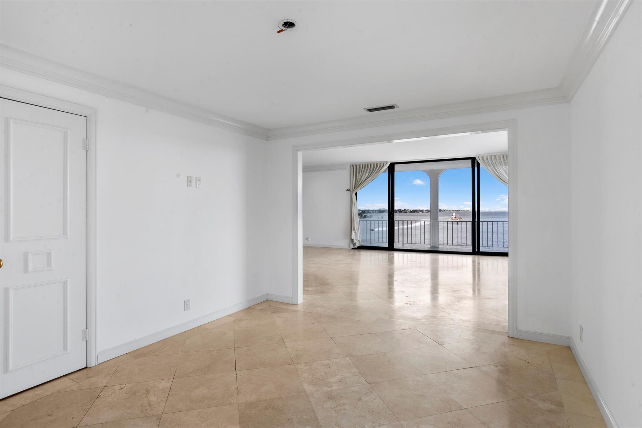 TOWER VALLANDRY IBIS ISLE - Residential