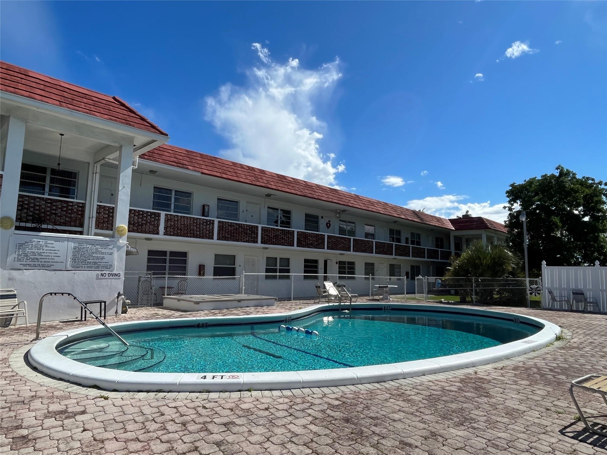 CUTE 1 BEDROOM CONDO FIRST FLOOR FACING THE POOL AREA. FEEL IT LIKE YOUR PRIVATE POOL! CENTRALLY LOCATED. DANIA POINTE, OAKWOOD PLAZA, BUS SERVICE, COMMON LAUNDRY, 2 CARS OK TO PARK 1 PARKING ASSIGNED AND GUEST PARKING.
LOOK NO FURTHER. AWESOME LANDLORD. HURRY THIS UNIT WONT LAST. 3 MONTHS TO MOVE IN. CREDIT SCORE 650 MINIMUM.