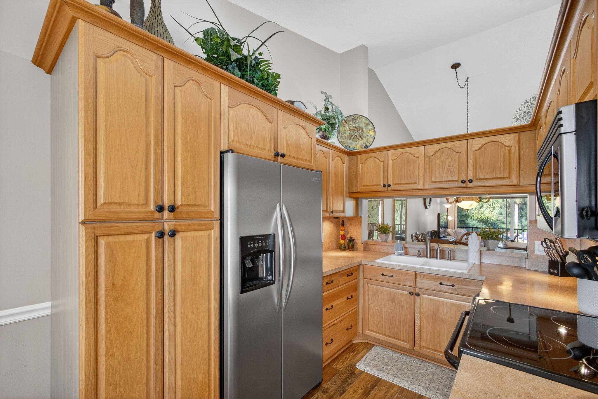 PINE CREST CONDO - Residential Lease