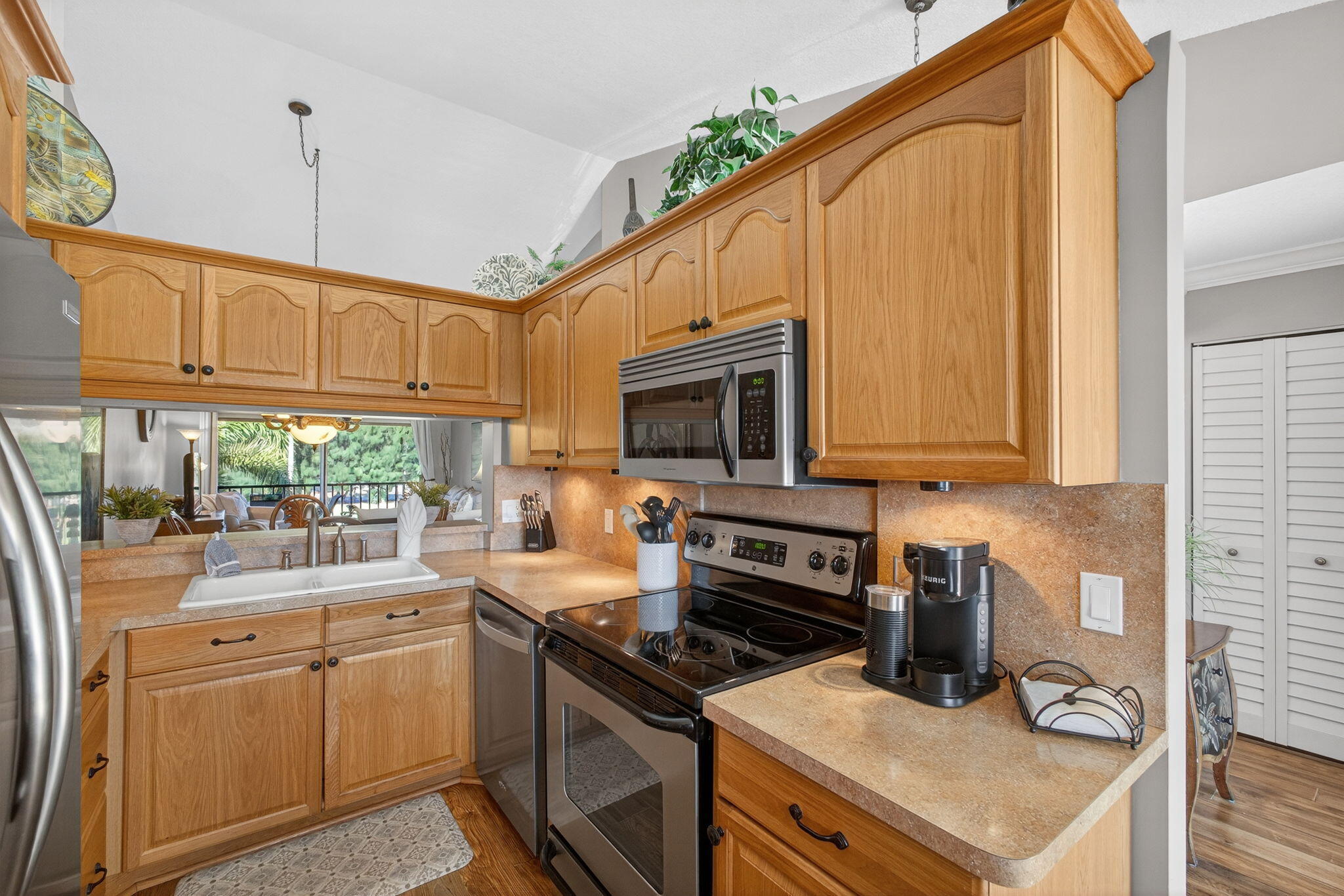 PINE CREST CONDO - Residential Lease