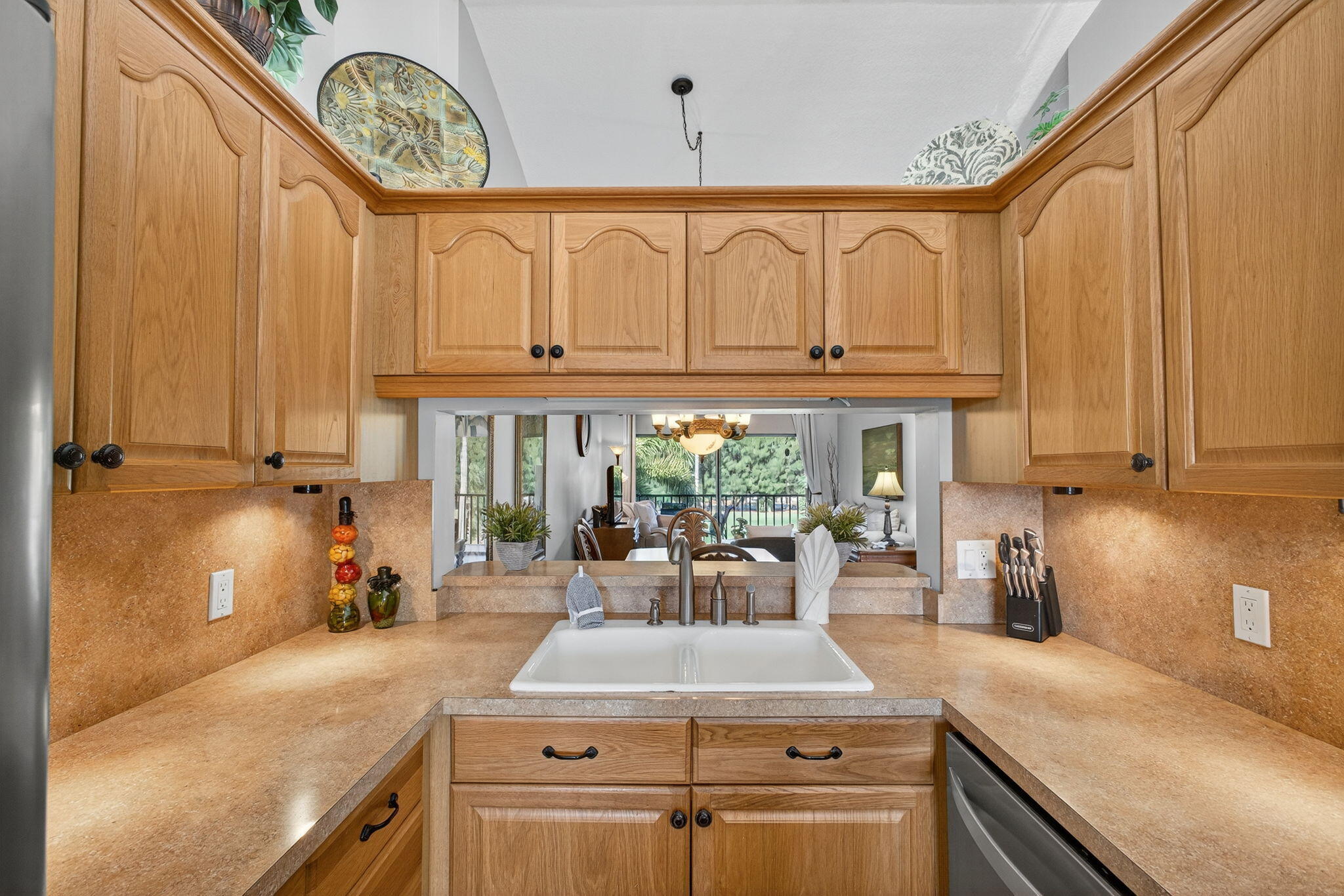 PINE CREST CONDO - Residential Lease