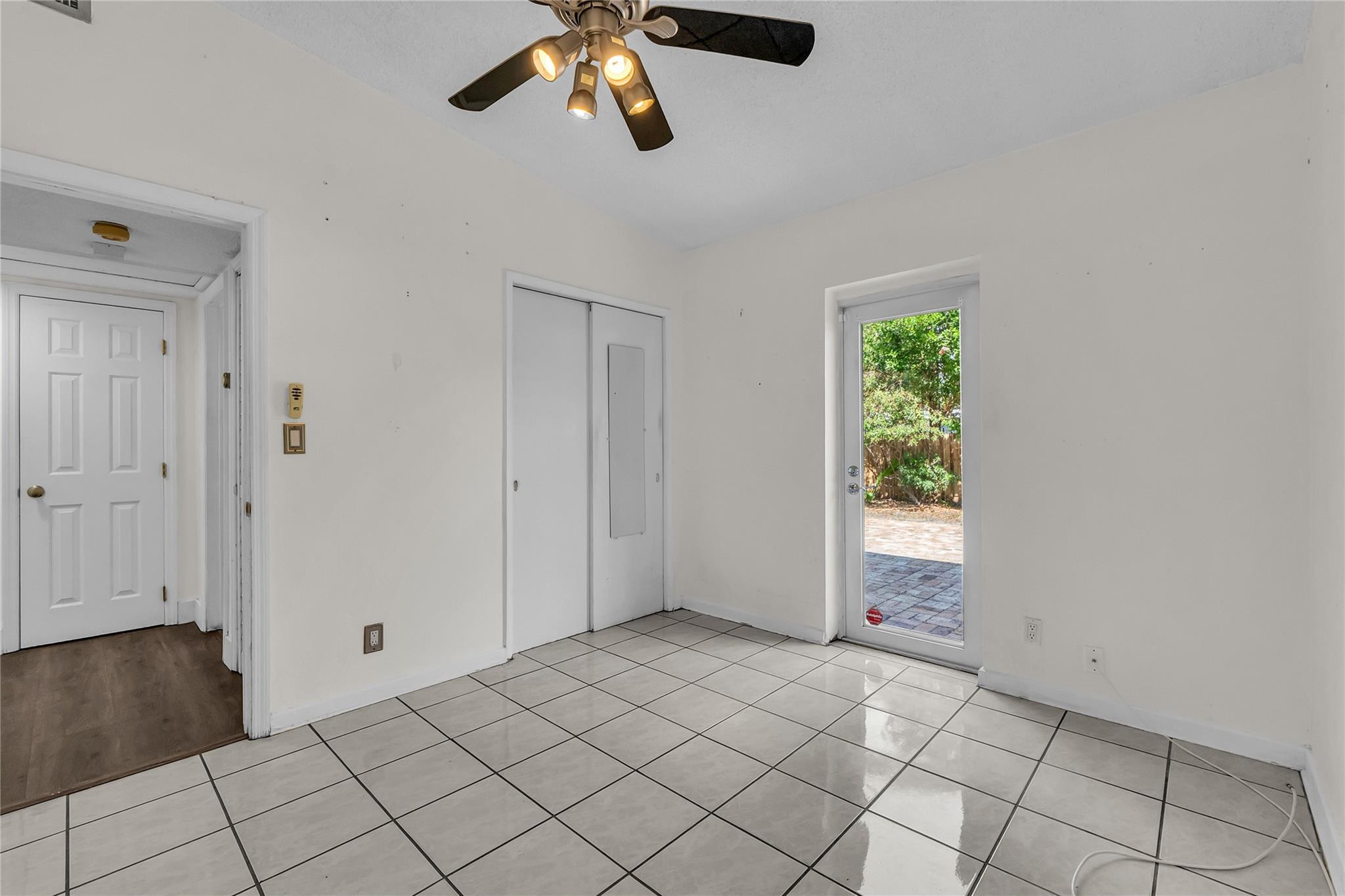 Sherwood Forest 30-28 B - Residential