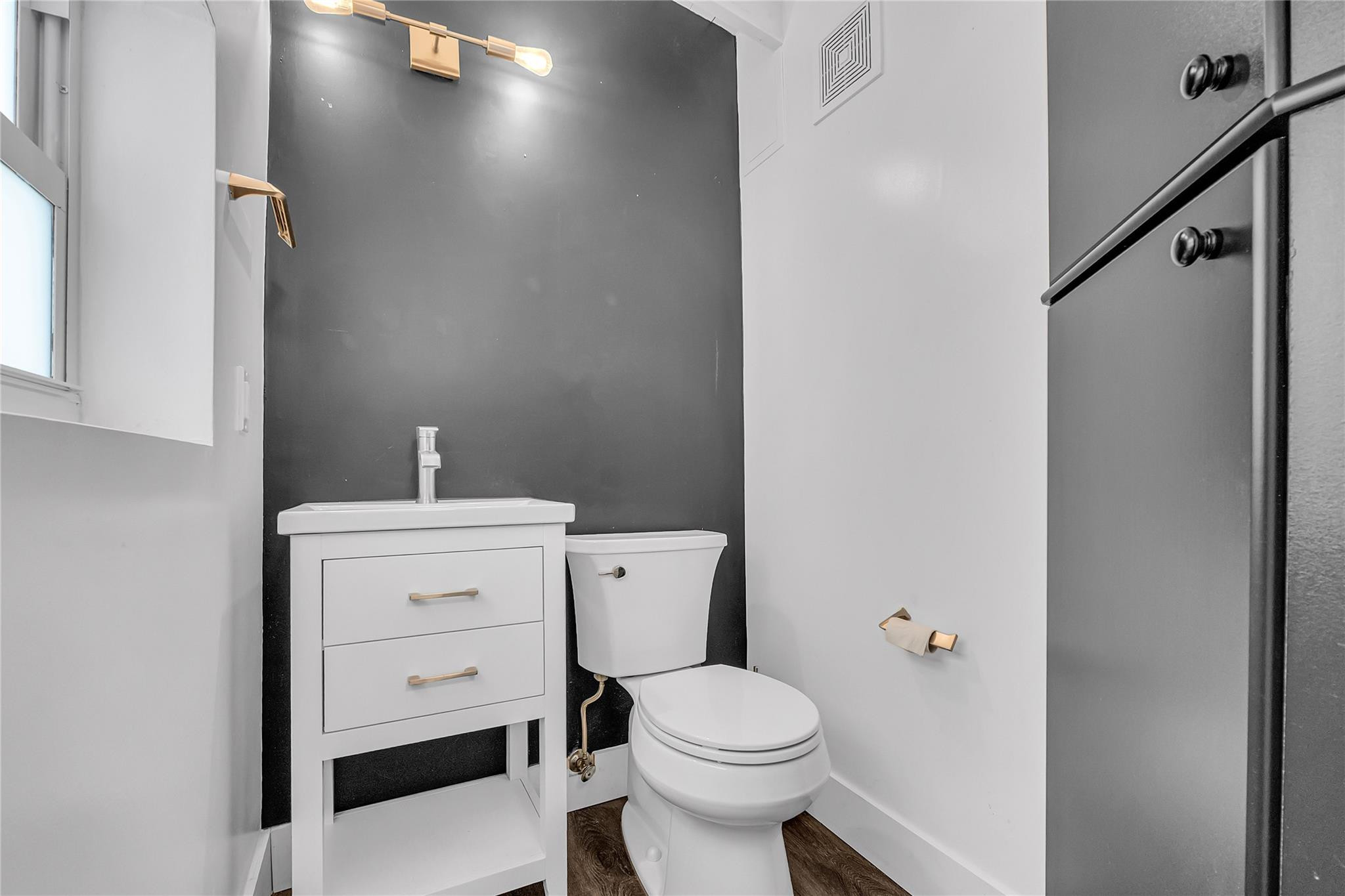 Sherwood Forest 30-28 B - Residential