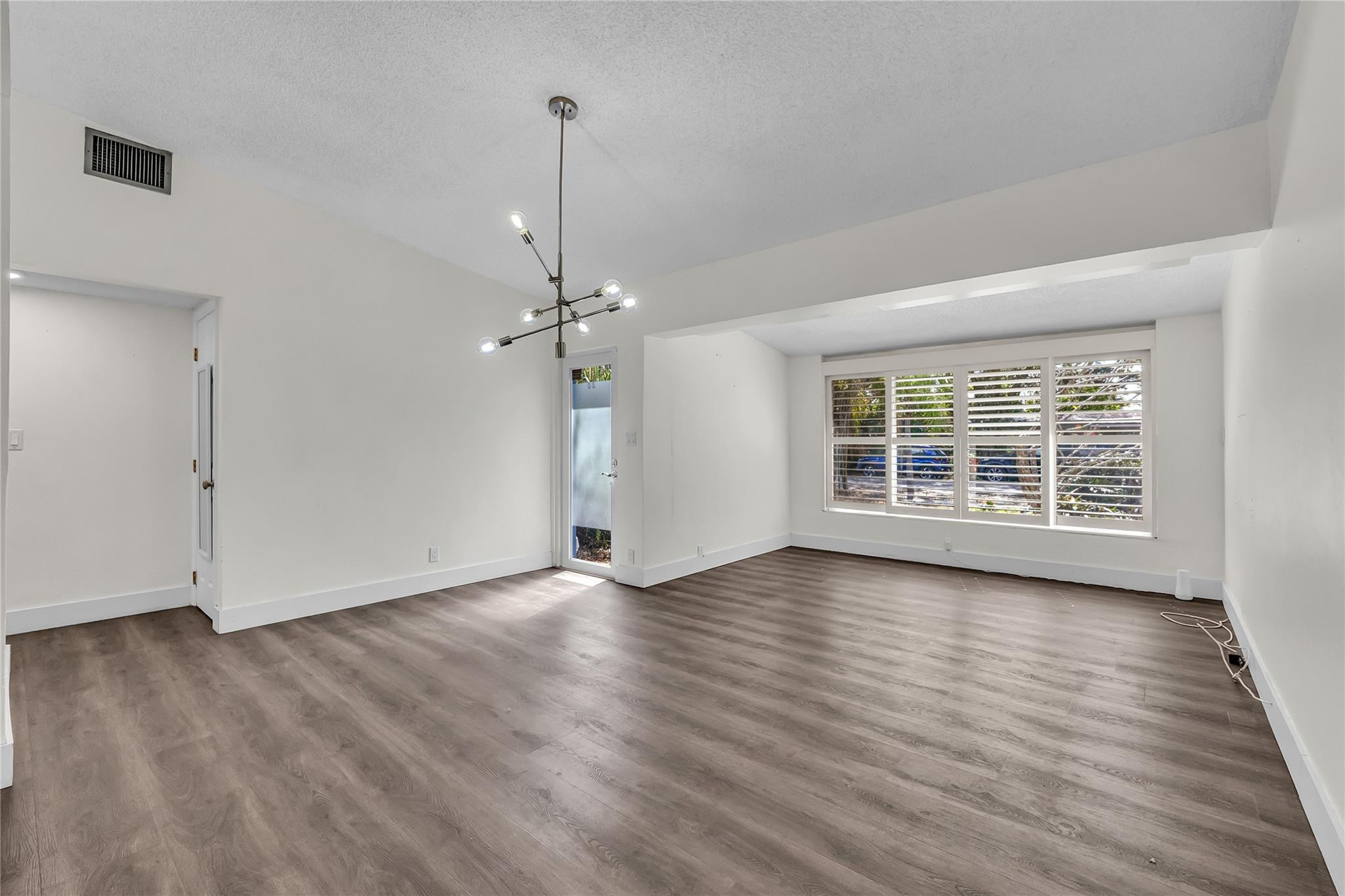 Sherwood Forest 30-28 B - Residential