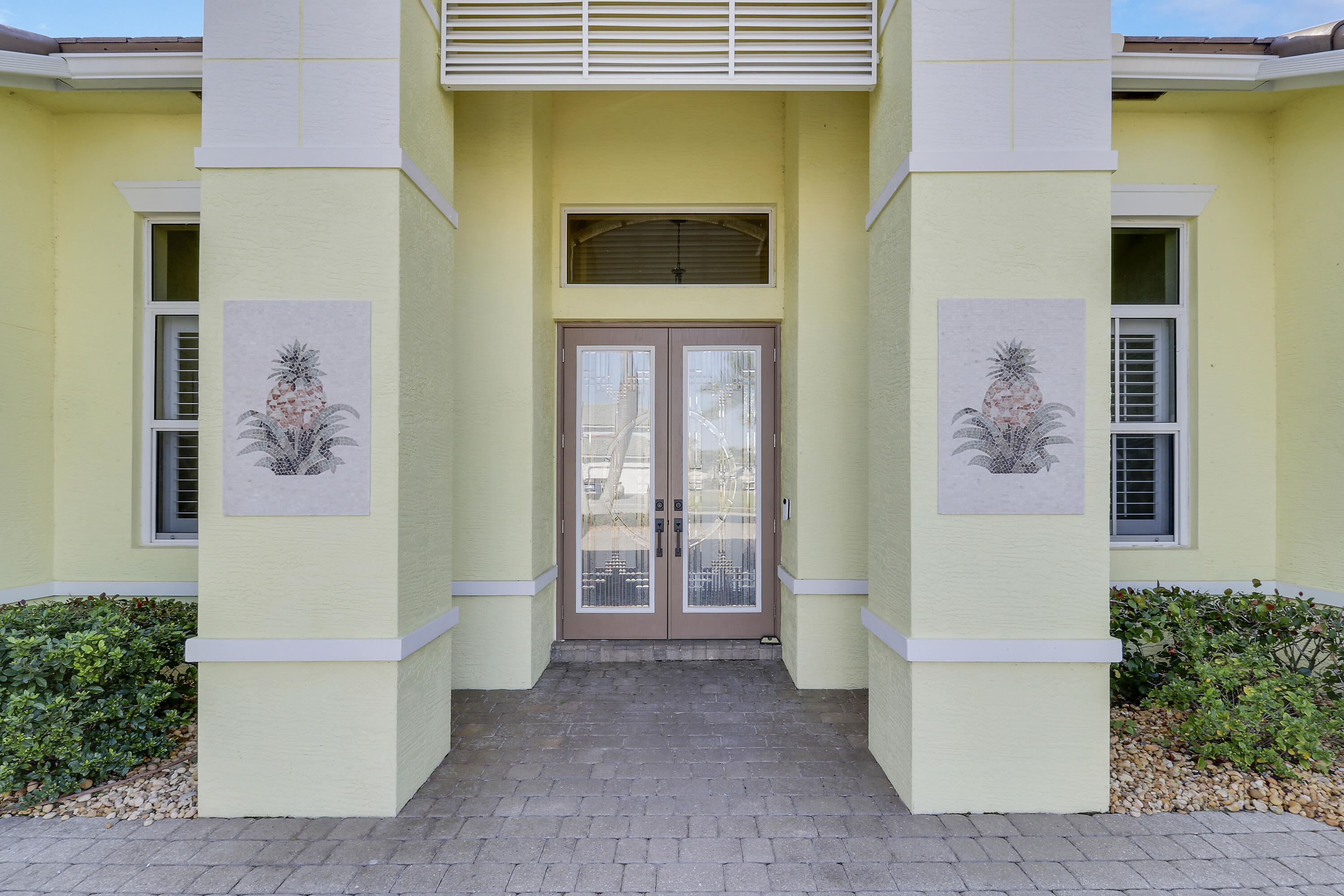 660 SW Yacht Basin Way