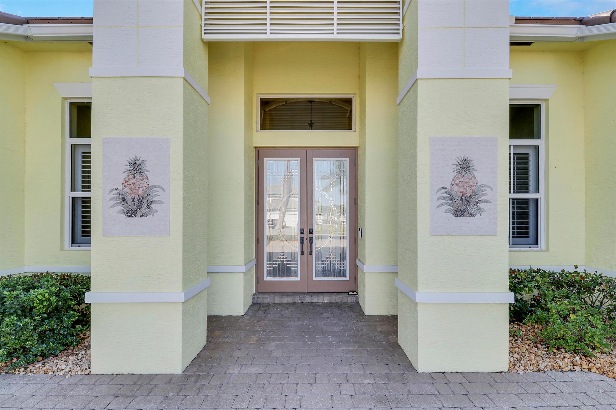 660 SW Yacht Basin Way