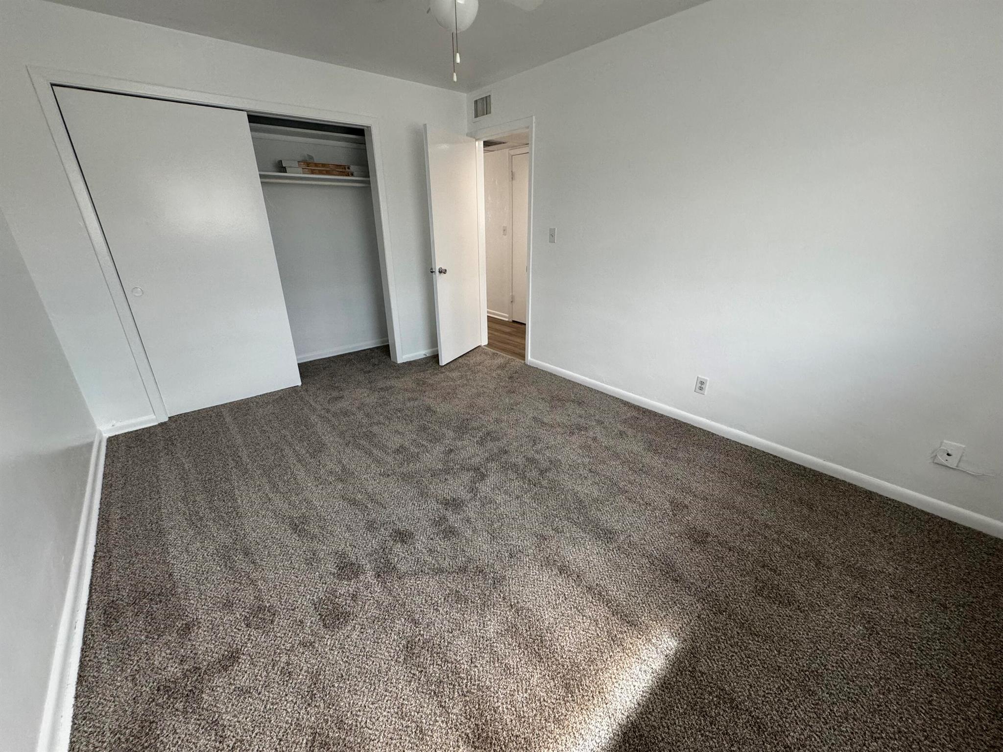 View photos, virtual tours, details... 810 Lake Shore Drive 37